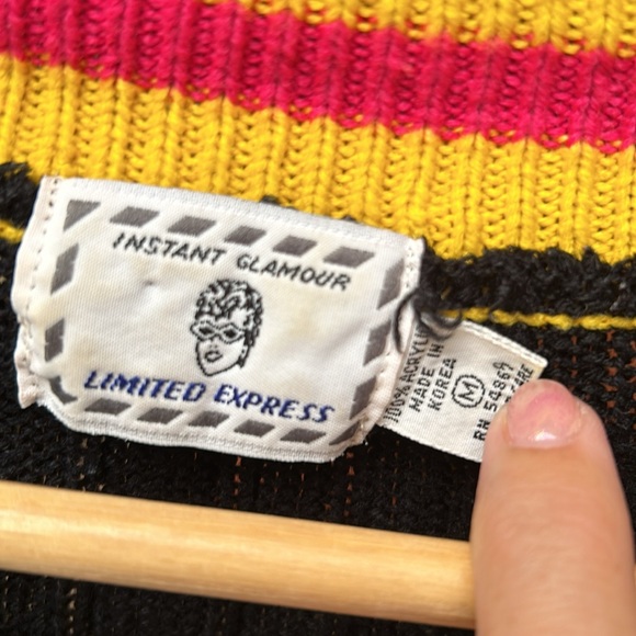 Vintage Limited Express Cable Knit Striped Trim Cropped V Neck Sweater - Picture 6 of 10